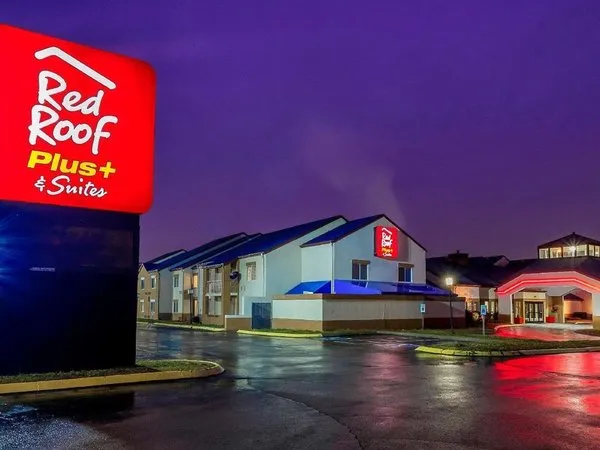 Red Roof PLUS+ & Suites Knoxville West-Cedar Bluff