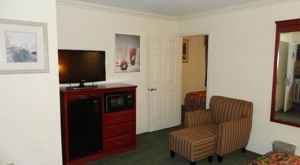 Redondo Inn and Suites