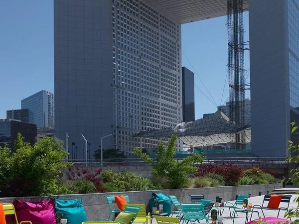 Renaissance Paris La Defense