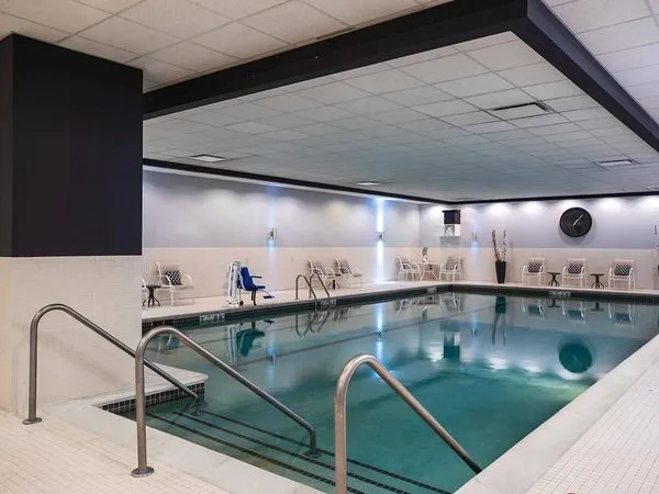 Renaissance Suites Chicago O'Hare