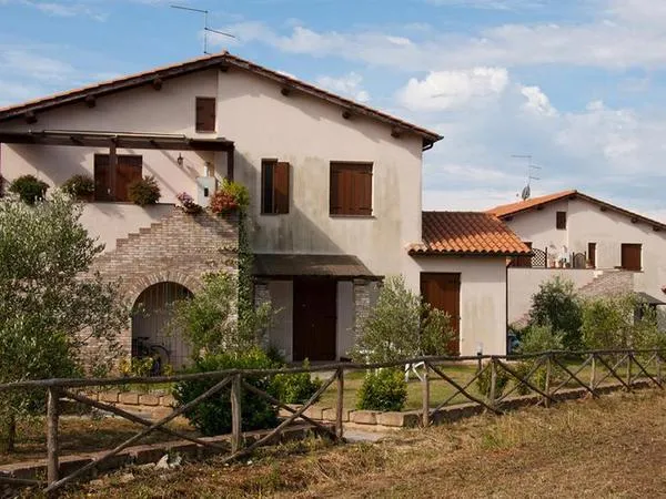 Residence Borgo Valmarina