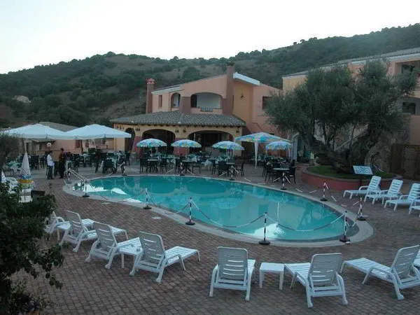 Residence  Hotel Li Troni