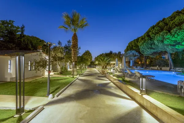Risus Garden Marina Hotel
