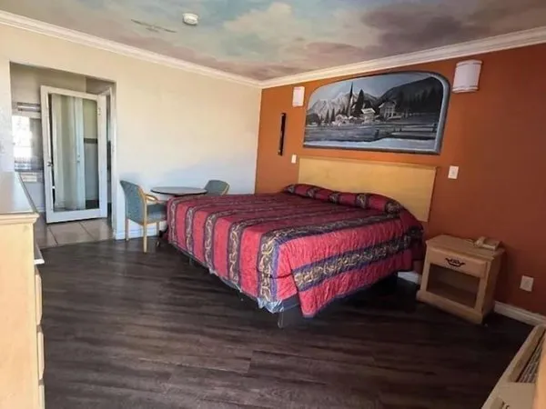 Robinhood Motel