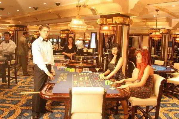 Rocks Hotel & Casino