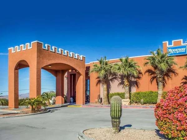 Rodeway Inn & Suites