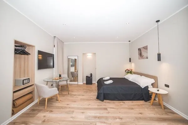 Rome King Suite