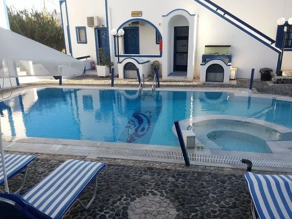 Roula Villa Studios & Apartments