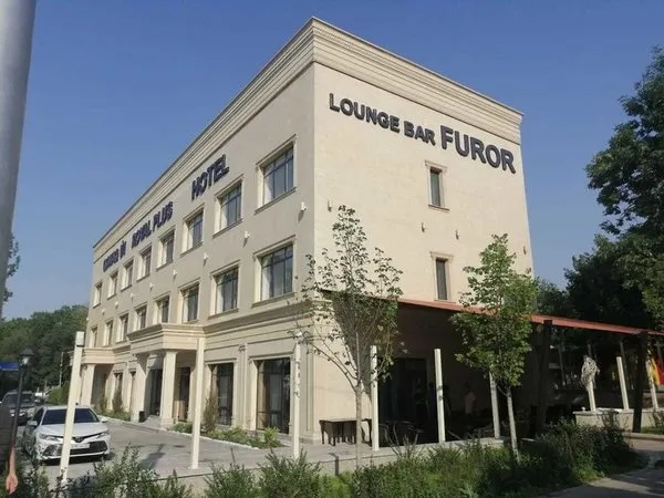 Royal Plus Hotel