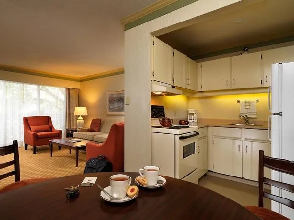 Royal Scot Hotel & Suites, Trademark Collection by Wyndham