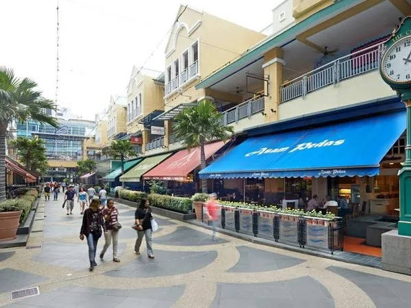 Royale Chulan The Curve