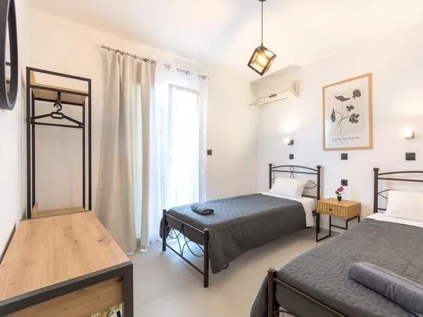 Roys Blu Studios & Apartments