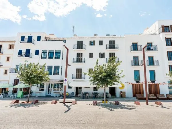 Ryans La Marina