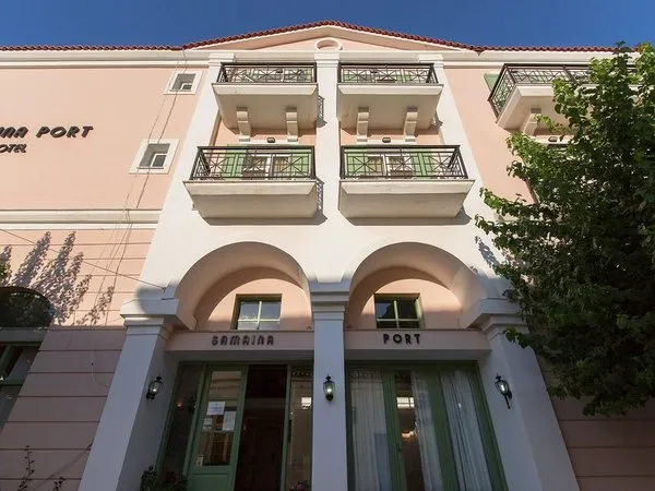 Samaina Port Hotel