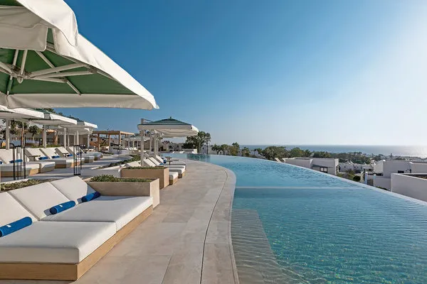 Sandblu Santorini, LXR Hotels & Resorts