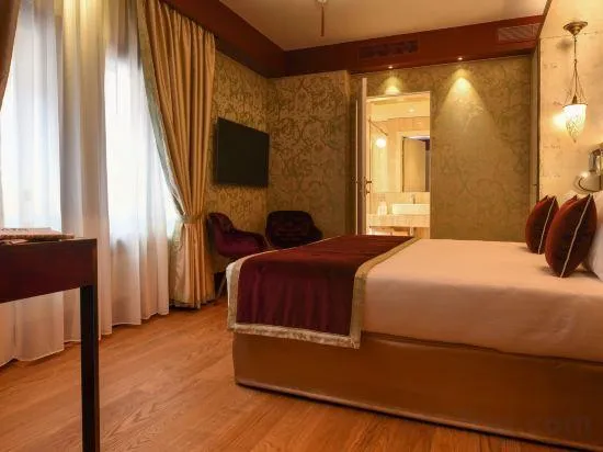 Santa Croce Boutique Hotel