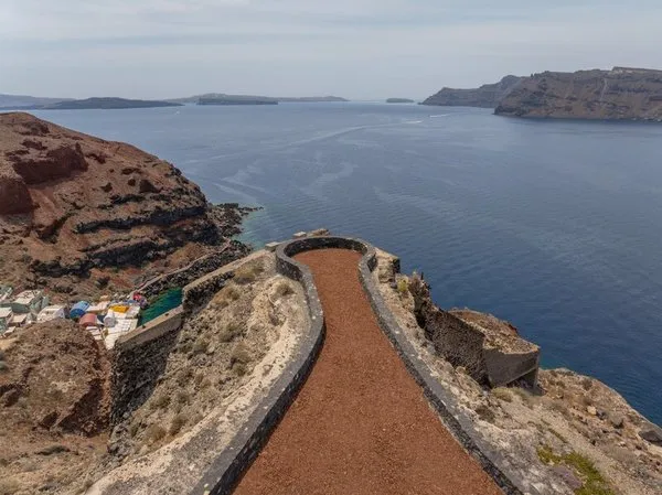 Santo Mine Oia Suites