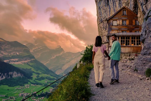 Schweizer Panoramen und stilvolle Hotels