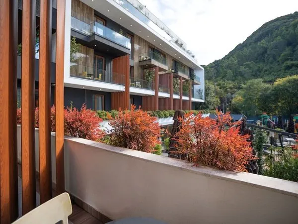 Select Hill Resort