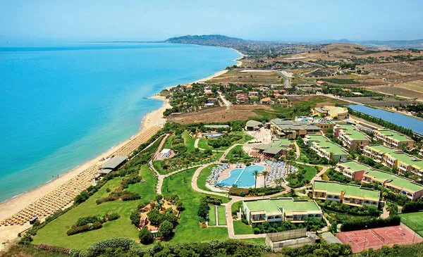 Serenusa Resort