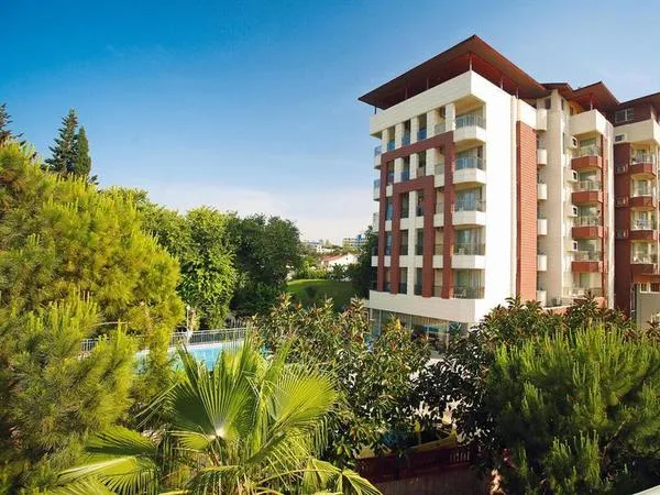 Sey Beach Hotel & Spa