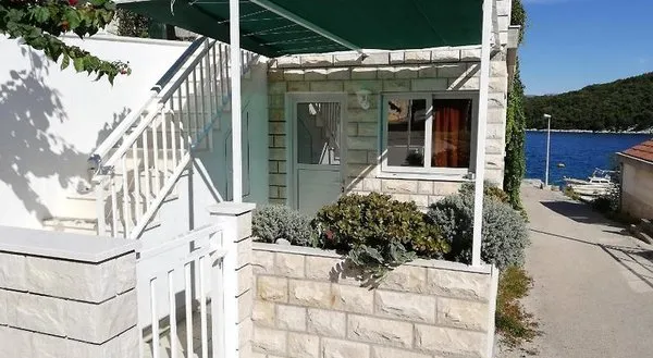 Shell Bay Apartments