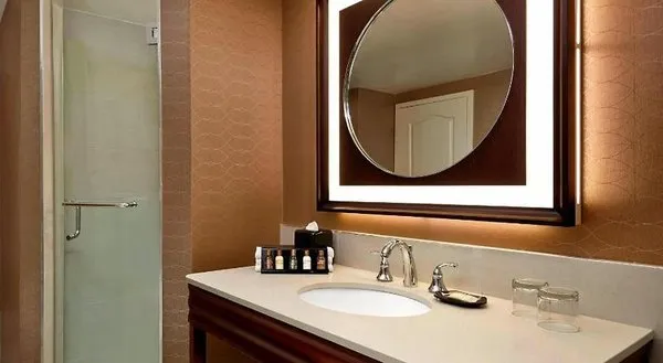 Sheraton Suites Calgary Eau Claire