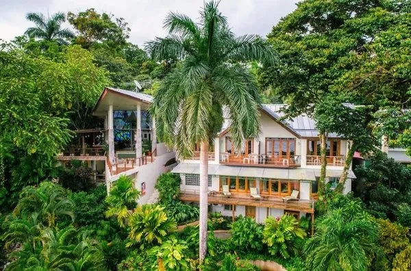 Si Como No Resort & Wildlife Refuge