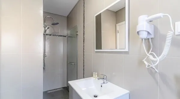 Silver Seahorse Garden Retreat