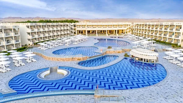 Sirena Beach Resort & Spa
