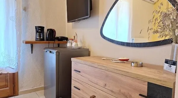 Skourgias Rooms