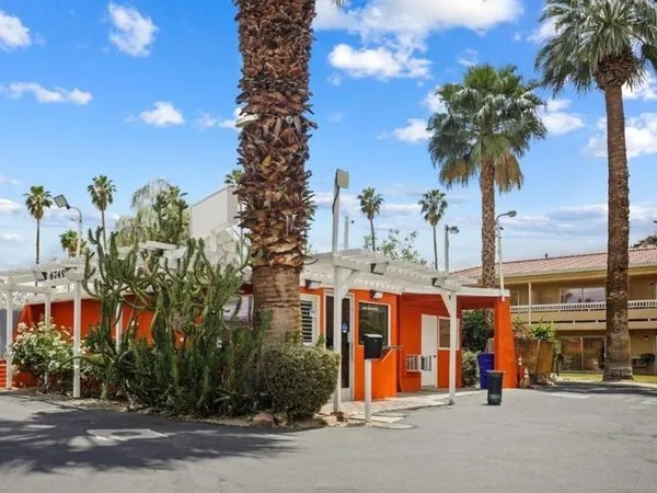 Sol Springs Inn