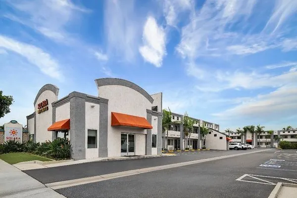 Solara Inn & Suites
