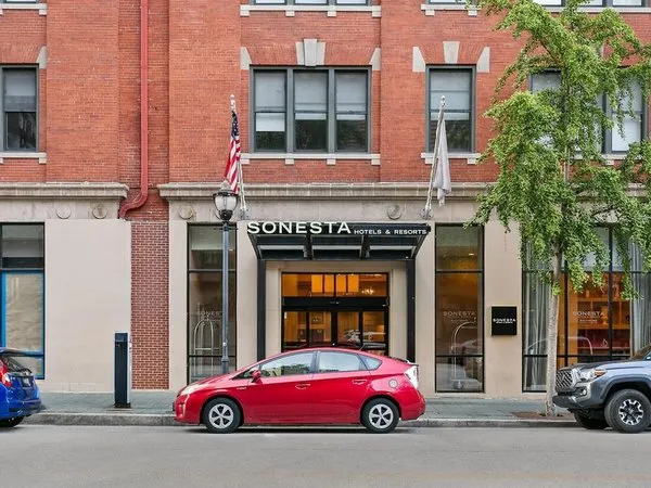 Sonesta Hotel Baltimore Inner Harbor