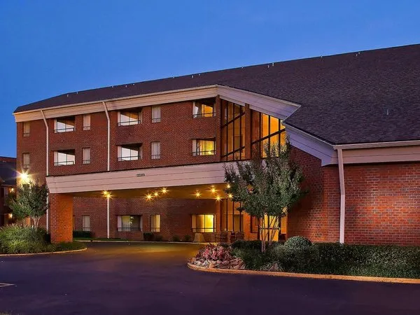 Sonesta Simply Suites Memphis East Poplar Pike
