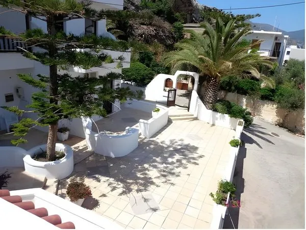 Soula Apartments & Studios