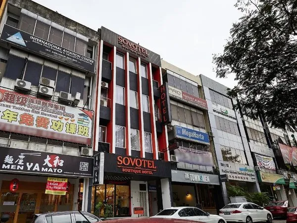 Sovotel Boutique Hotel @  Bandar Menjalara