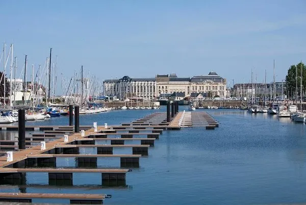 SOWELL RESIDENCES Le Port