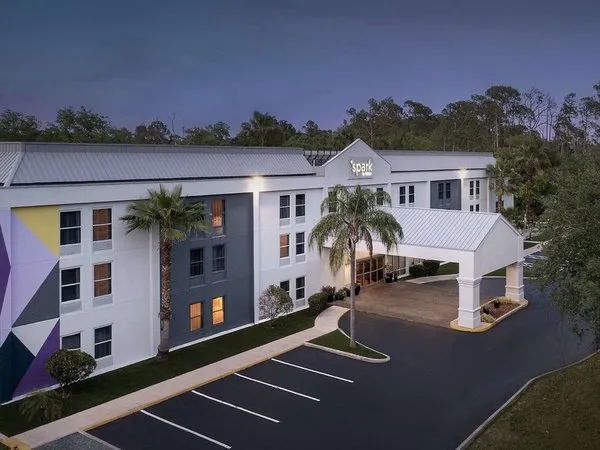 Spark by Hilton Tampa Brandon