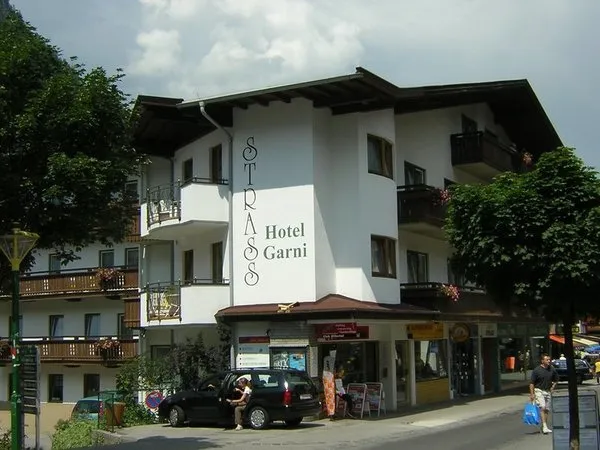 Strass Sport & Spa Hotel - Hotel Garni Strass