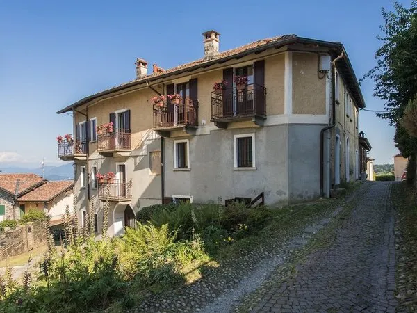 Stresa Complex Levoasi