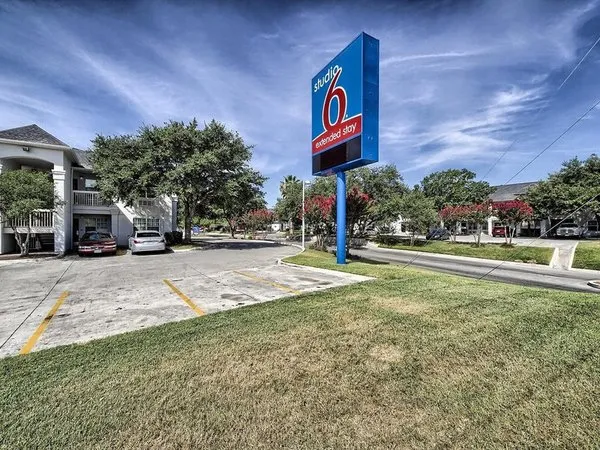 Studio 6 San Antonio - Medical Center
