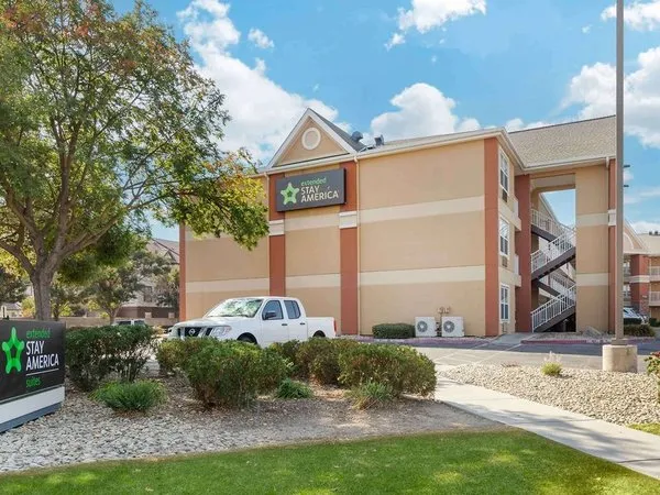 Studio 6 Suites Fresno North CA