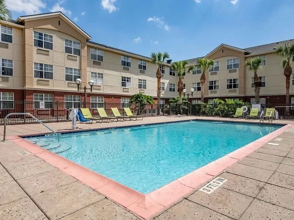 Studio 6 Suites Jacksonville Deerwood Park FL