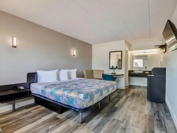 Studio 6 Suites Springfield