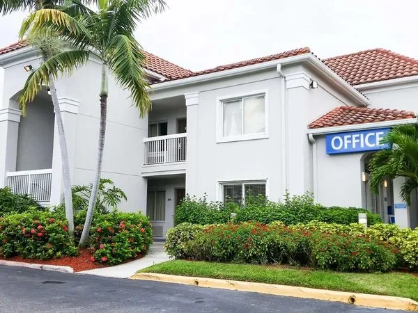 Studio 6 West Palm Beach