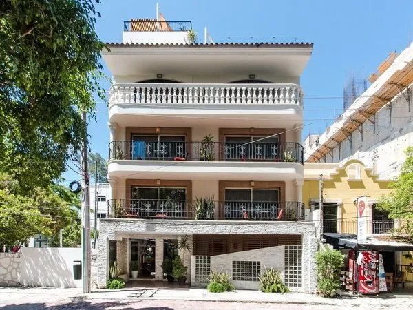 Suites Corazón Hotel