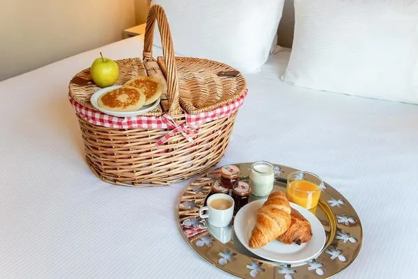 Suites et Hotel Helzear Etoile