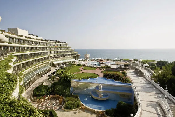 Sunrise Queen Luxury Hotel
