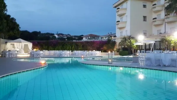Sunshine Club Hotel